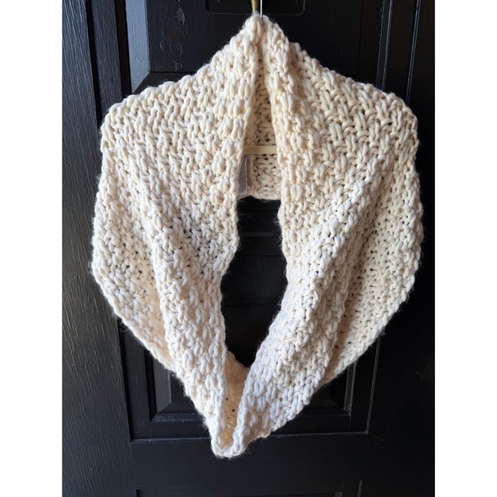 Old Navy Cream Chunky Knit Infinity Scarf Off White Thick Winter Loop Cowl